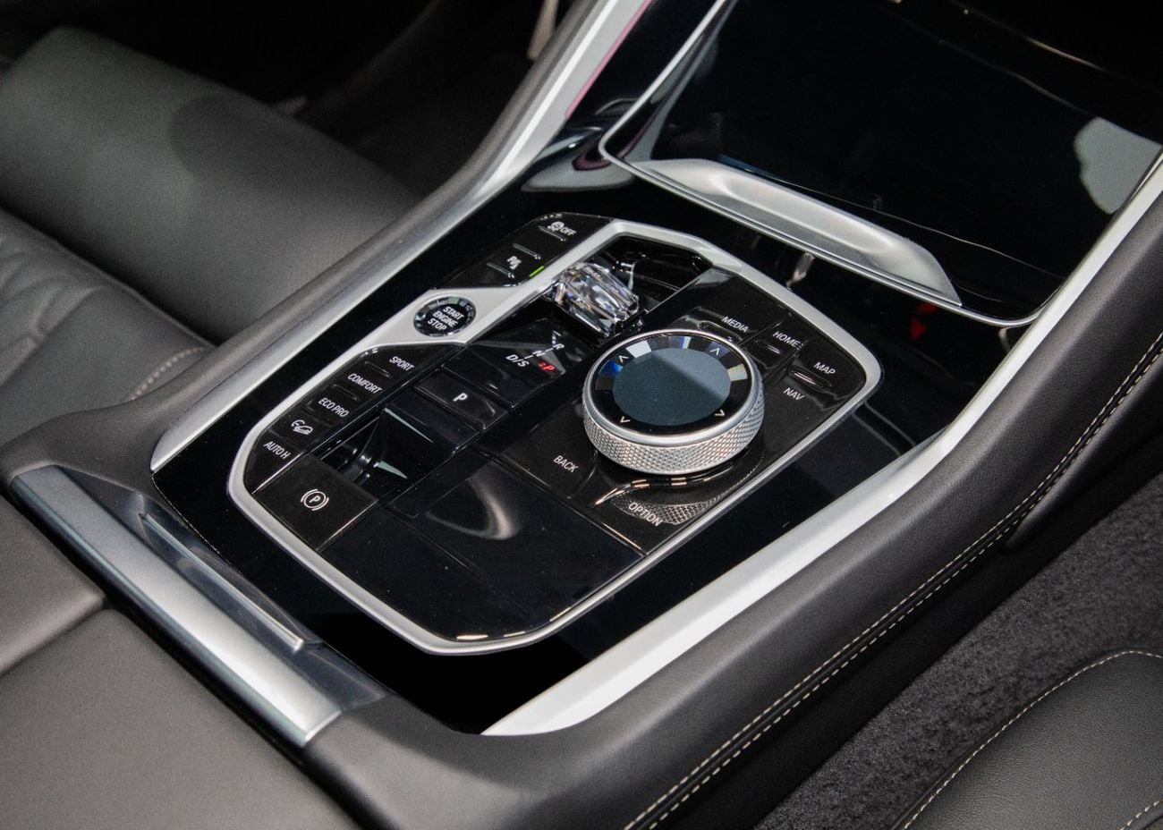 بي أم دبليو X6 M60i LUXURY
