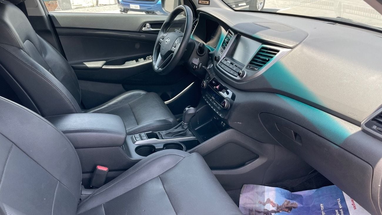 Hyundai Tucson Basic Panorama 1.6L FuLL,