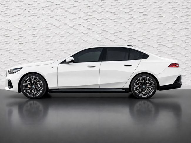 BMW 5 Series M SPORT, миниатюра 27