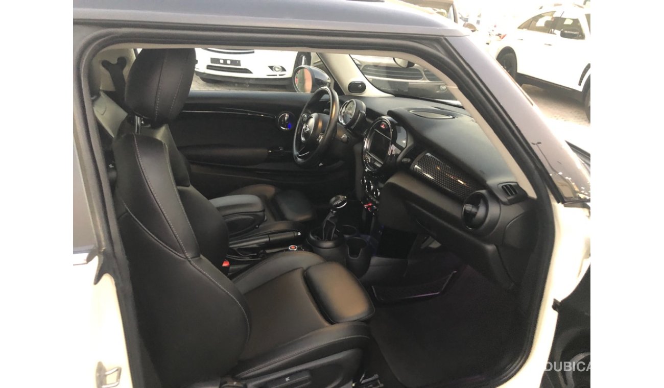 Mini Cooper S Mini copper S model 2018 car prefect condition full option low mileage panoramic roof leather seats