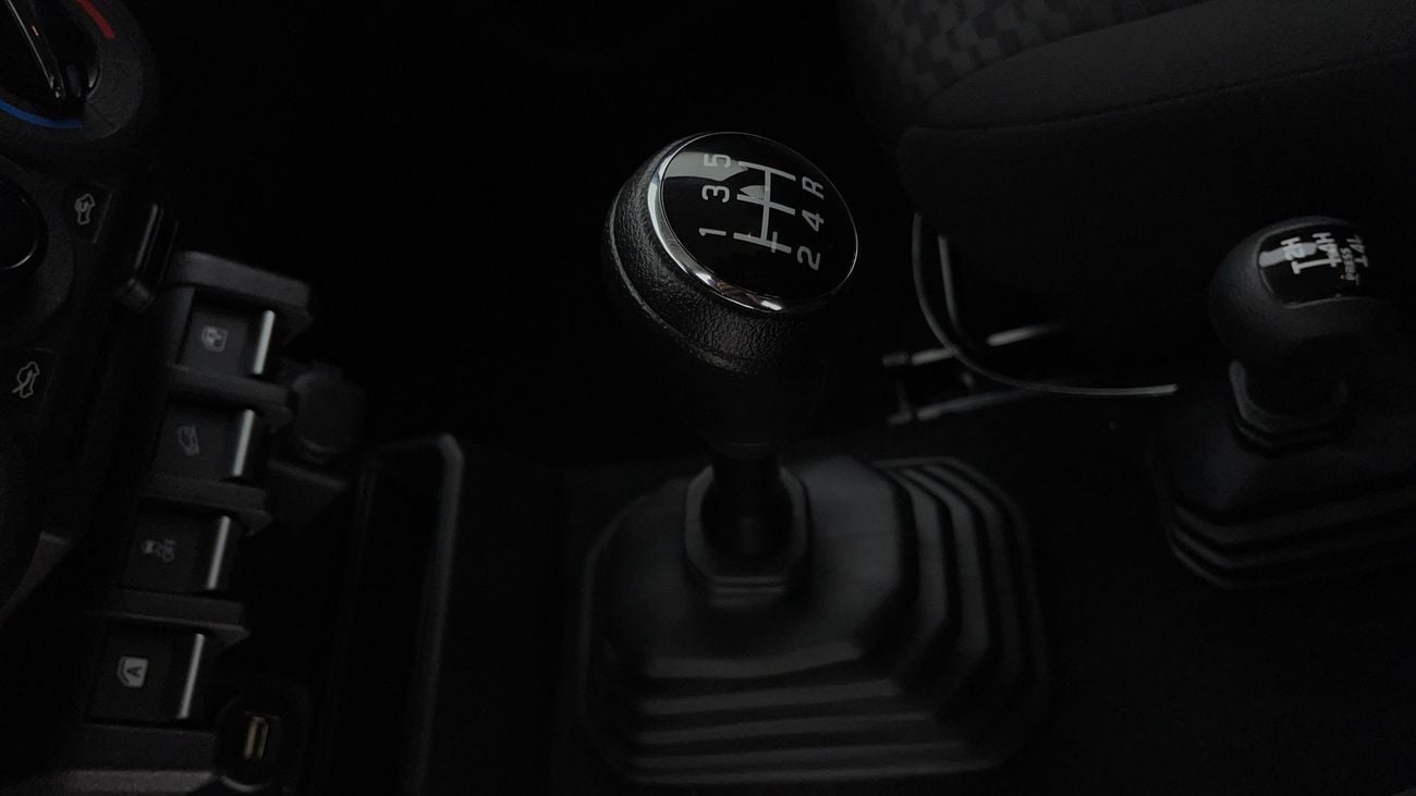 سوزوكي جيمني GL M/T 1.5 | بدون دفعة مقدمة | اختبار القيادة في المنزل