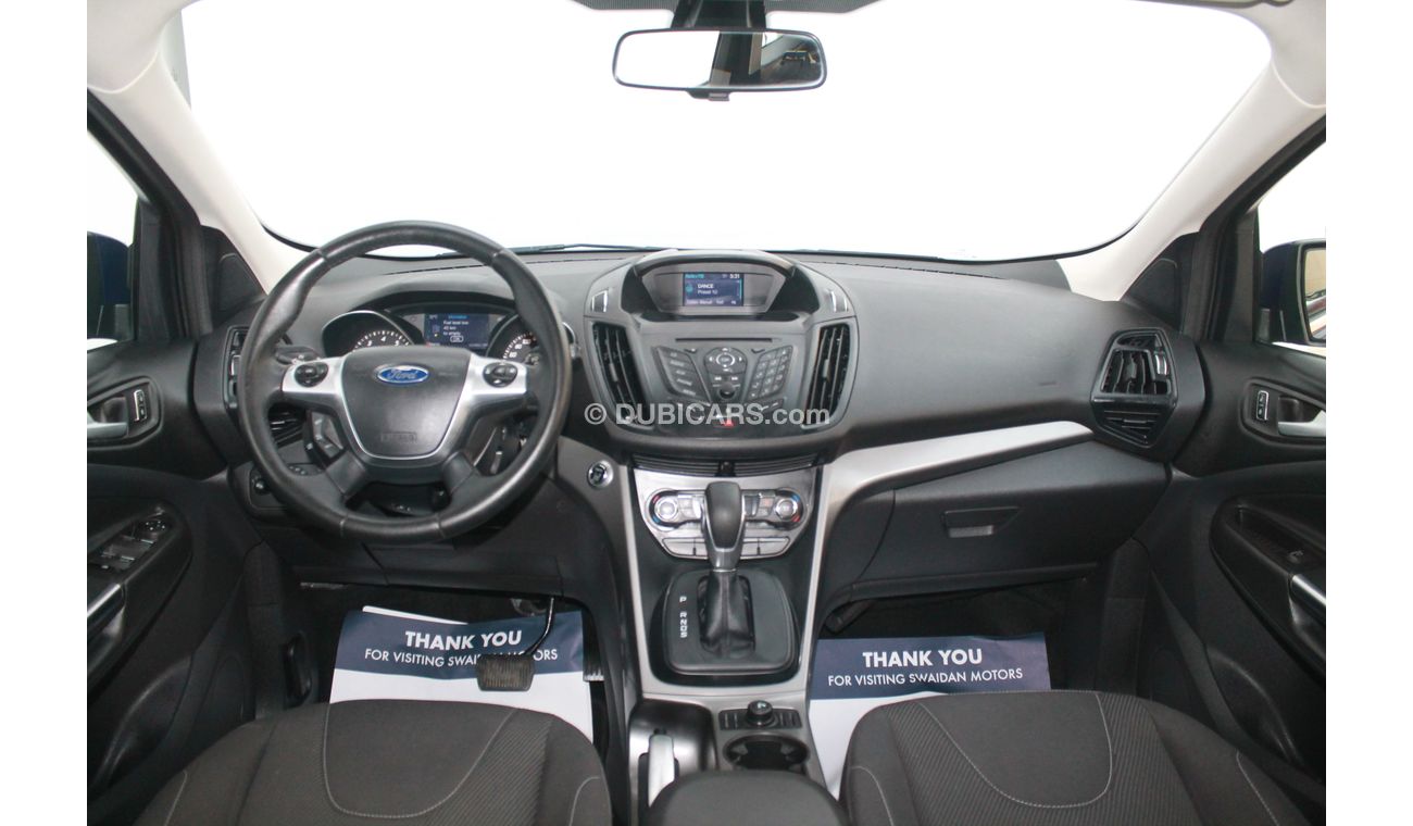 Ford Escape 2.5L SE 2016 GCC SPECS WITH DEALER WARRANTY