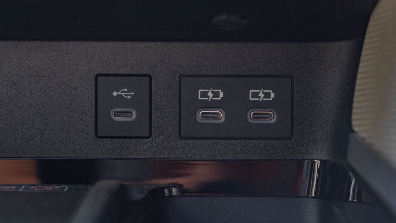 Toyota Camry 2025 Toyota Camry LE 2.5L AT Hybrid (with Panoramic Sunroof)