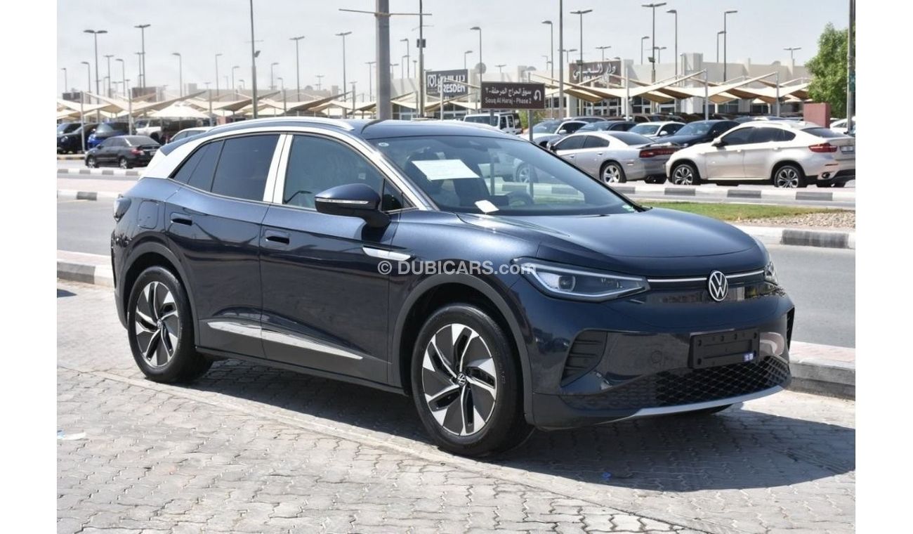 New Volkswagen ID.4 Crozz pure plus with openable panoramic sunroof