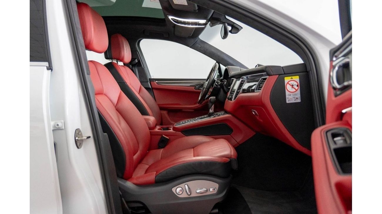 Porsche Macan 2015 Porsche Macan Turbo / Full-Service History / Two Years ARM Service Pack