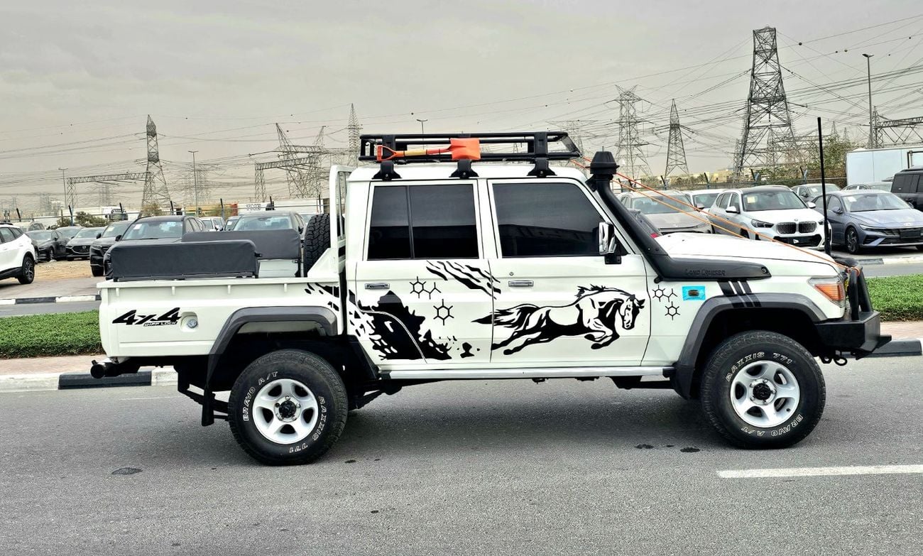 Toyota Land Cruiser Pick Up Double Cabin-RHD-4.5L-Diesel-Manual-4WD-8 Cylinders-5 Seats-4 Doors
