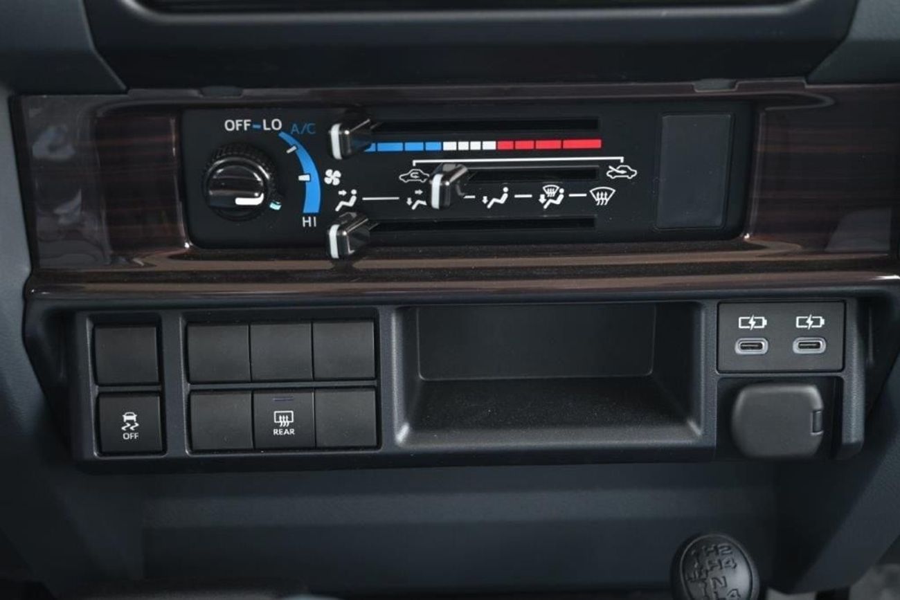 تويوتا لاند كروزر 70 2024 TOYOTA LAND CRUISER 76 HARDTOP 4.0L 4WD 6-SEATER MT