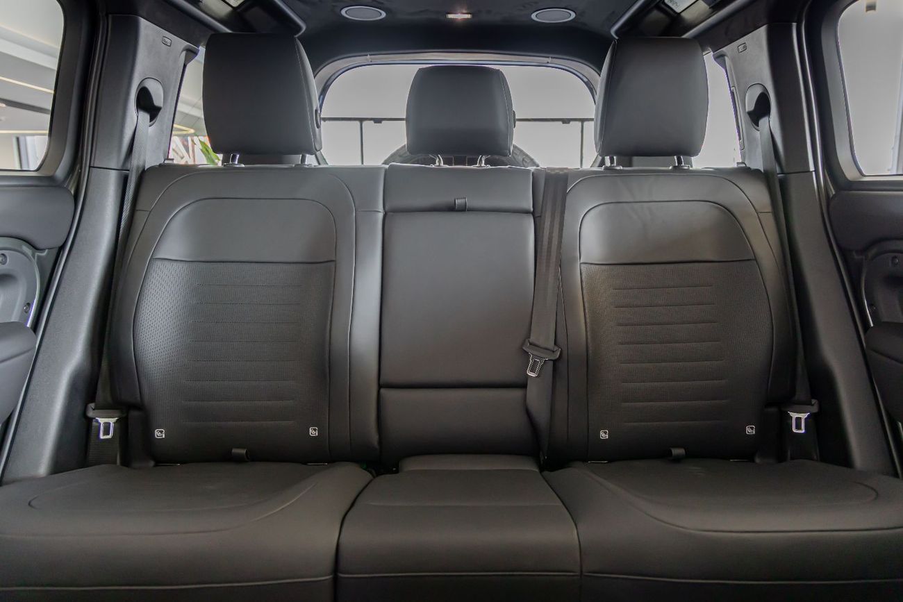 Land Rover Defender 110 P635 OCTA V8 Land Rover Defender 110 OCTA V8 | EVO Carbon Interior and Exterior | 2025