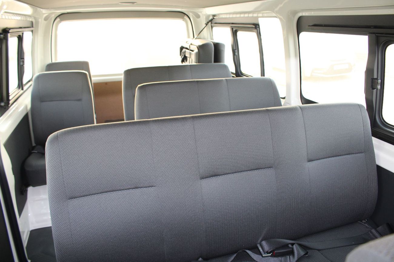 Toyota Hiace TOYOTA HIACE 2.5L DIESEL 15 SEATER HIGH ROOF STD MANUAL