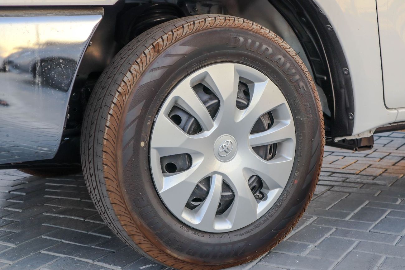 تويوتا هيلوكس GL 2.7L Single Cab Utility