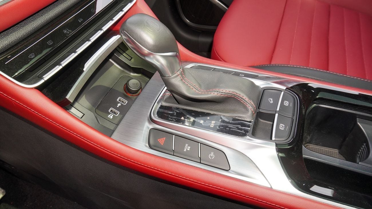 أم جي HS LUXURY