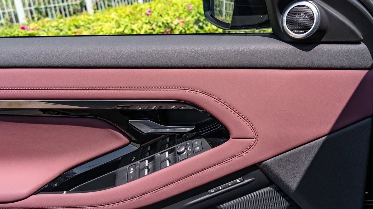 لاند روفر رانج روفر إيفوك 2025 | RANGE ROVER EVOQUE 249PS PREMIUM HONOR [ EXPORT ONLY ]