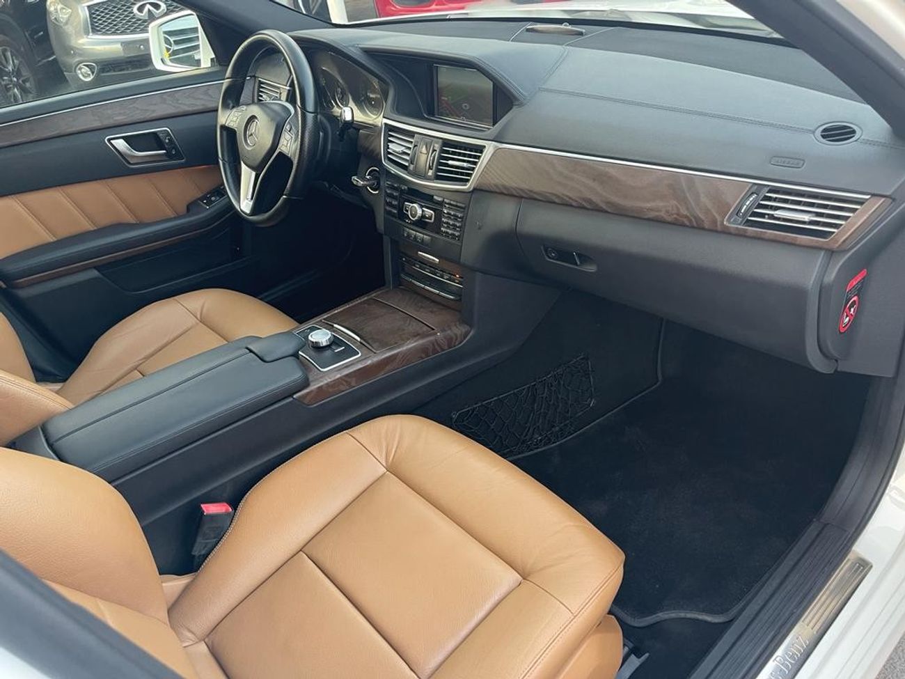 Mercedes-Benz E300 Avantgarde Mercedes E300 AMG_Gulf_2013_excellent condition_Full option