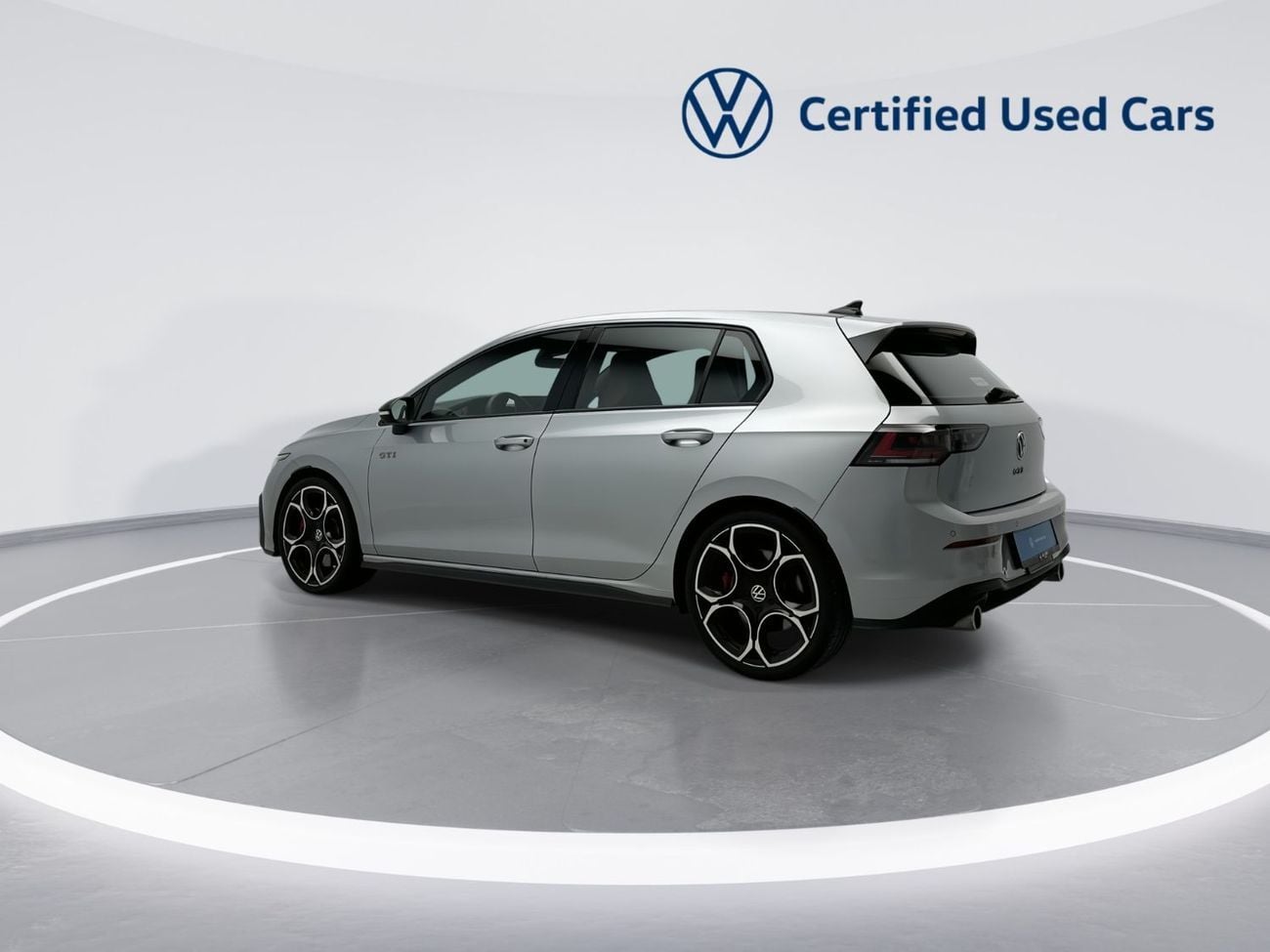 فولكس واجن جولف GTI Fabric++ 2L | Ex-Demo | Black Edition | Queenstown 19" Diamond-Cut Alloys | Performance Hatchback |