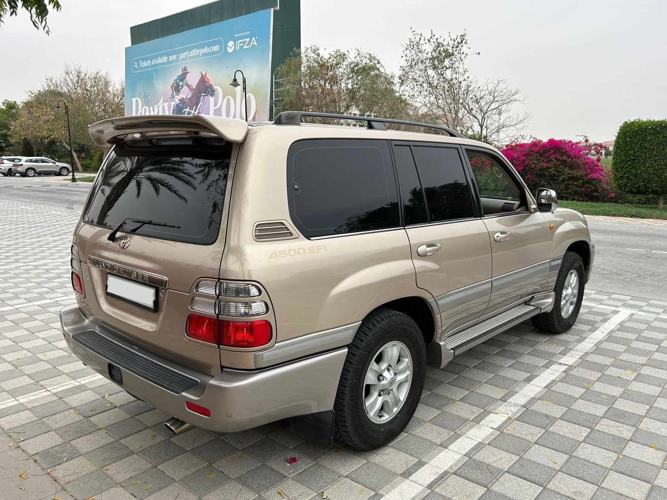 تويوتا لاند كروزر GXR