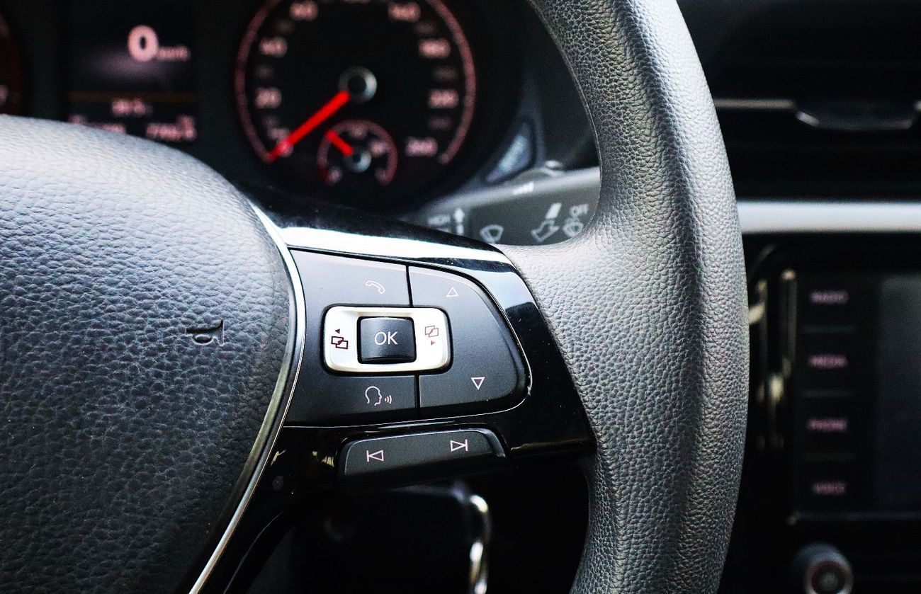 Volkswagen Passat S 2.5L