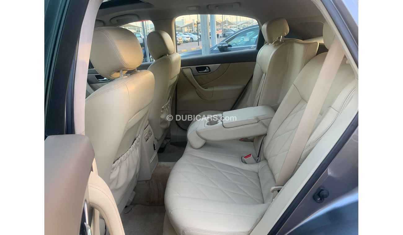 Infiniti QX70 Infiniti QX70_Gcc_2019_Excellent_Condition _Full option