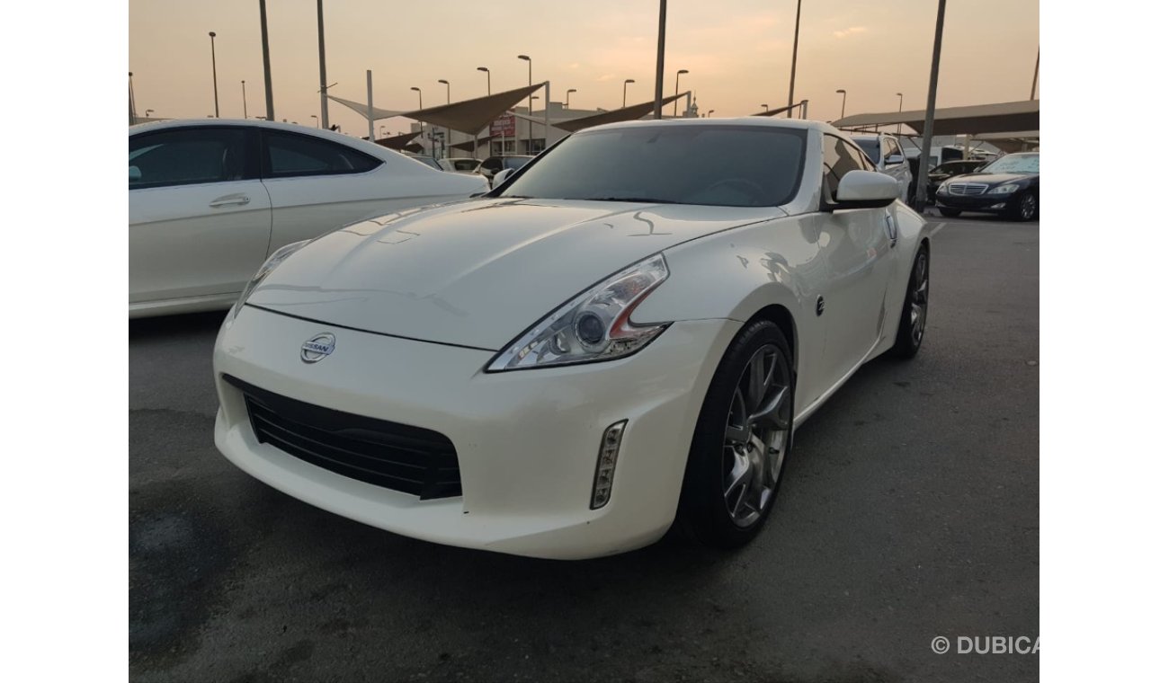 Nissan 370Z Nissan 370Z car very clean full service full option low mileage