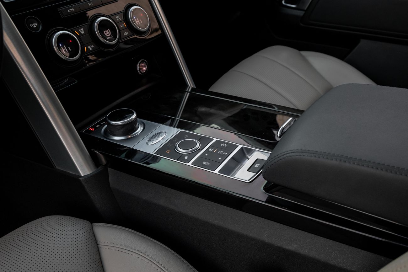 Land Rover Discovery Discovery HSE | 2,155 P.M | 0% Downpayment | Immaculate Condition!