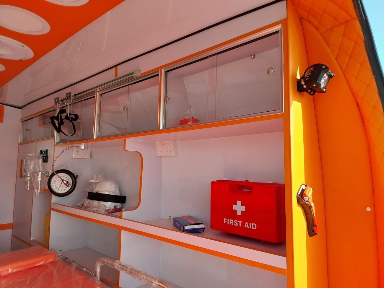 Toyota Hiace TOYOTA HIACE VAN AMBULANCE RHD 2020 MODEL 2.8 L DIESEL AUTOMATIC(PM04938)