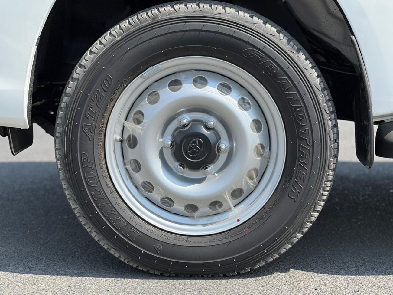 Toyota Hilux EXPORT ONLY - TOYOTA HILUX DLX 2.7L A/T