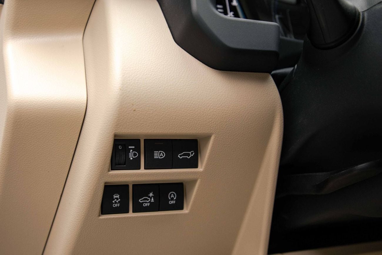 تويوتا لاند كروزر LC300 GXR 3.5L - Black Inside Beige | Export Only