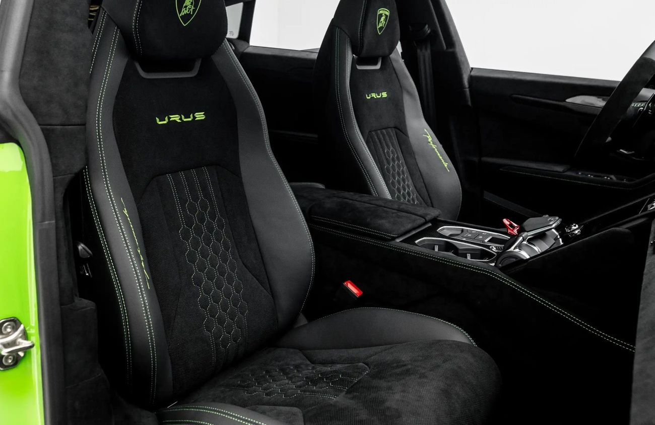 Lamborghini Urus 4.0L V8 Twin-Turbocharged Engine