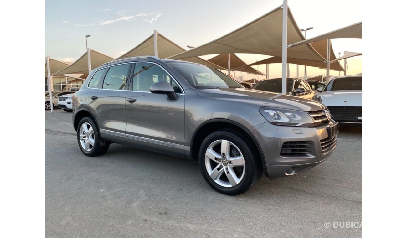 Volkswagen Touareg SEL FSH BY AGENCY VERY LOW MILEAGE