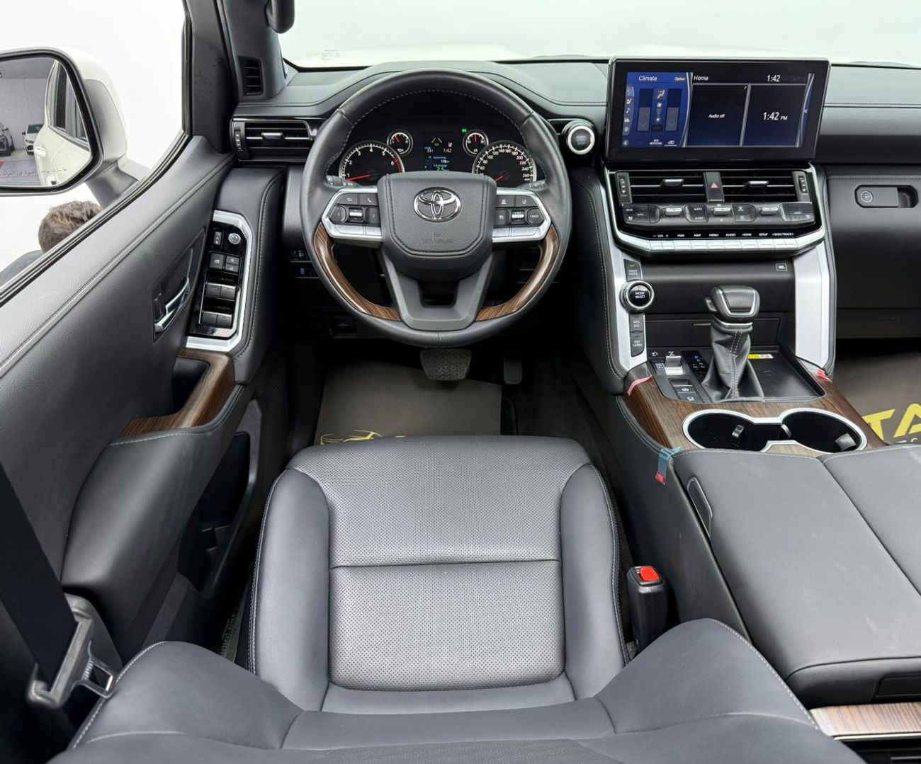 Toyota Land Cruiser GXR 3.5L 2024 Toyota Land Cruiser GXR, Toyota Warranty+Service Contract+Full Service History ,GCC