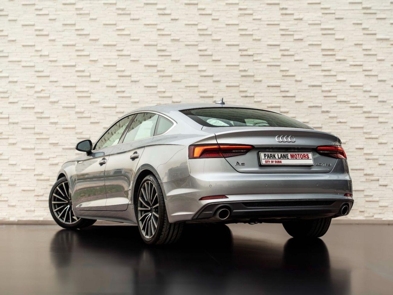 أودي A5 40 TFSI S Line 2.0L (190 HP)