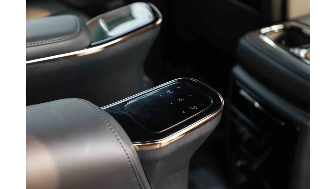 GAC M8 2025 GAC Trumpchi M8 2.0 GX Master - Black inside Black | Export Only