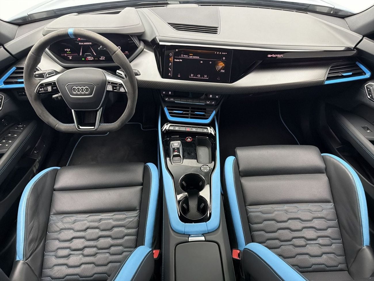 أودي إي ترون جي تي e-tron GT quattro 530hp Exclusive Edition (Ref# 07801)