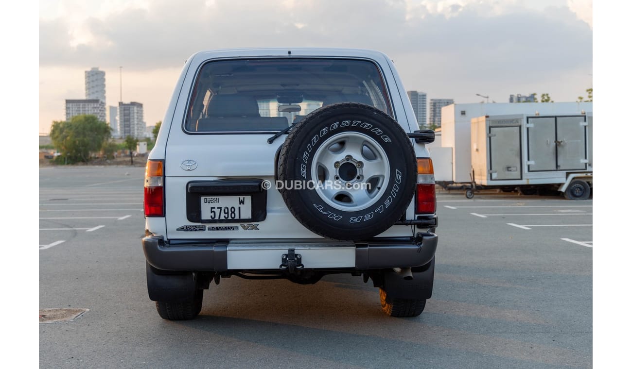 تويوتا لاند كروزر VXR