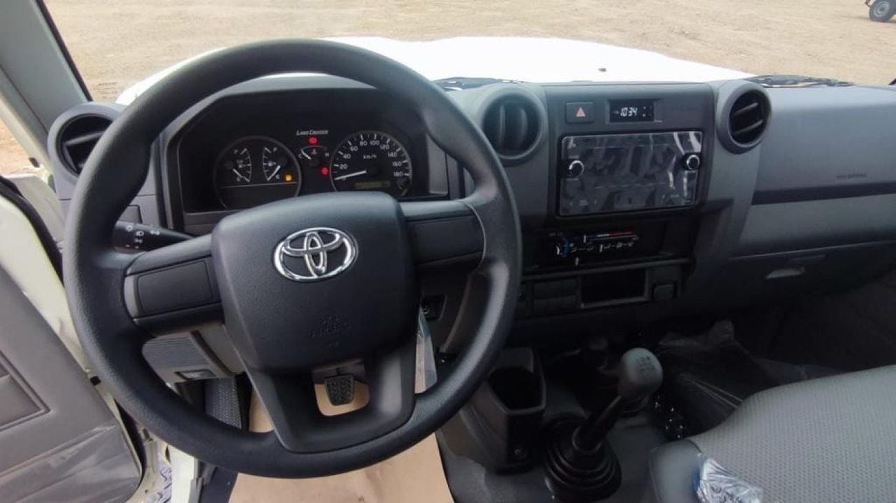 تويوتا لاند كروزر بيك آب TOYOTA LAND CRUISER PICK UP 4.2L SC-2025