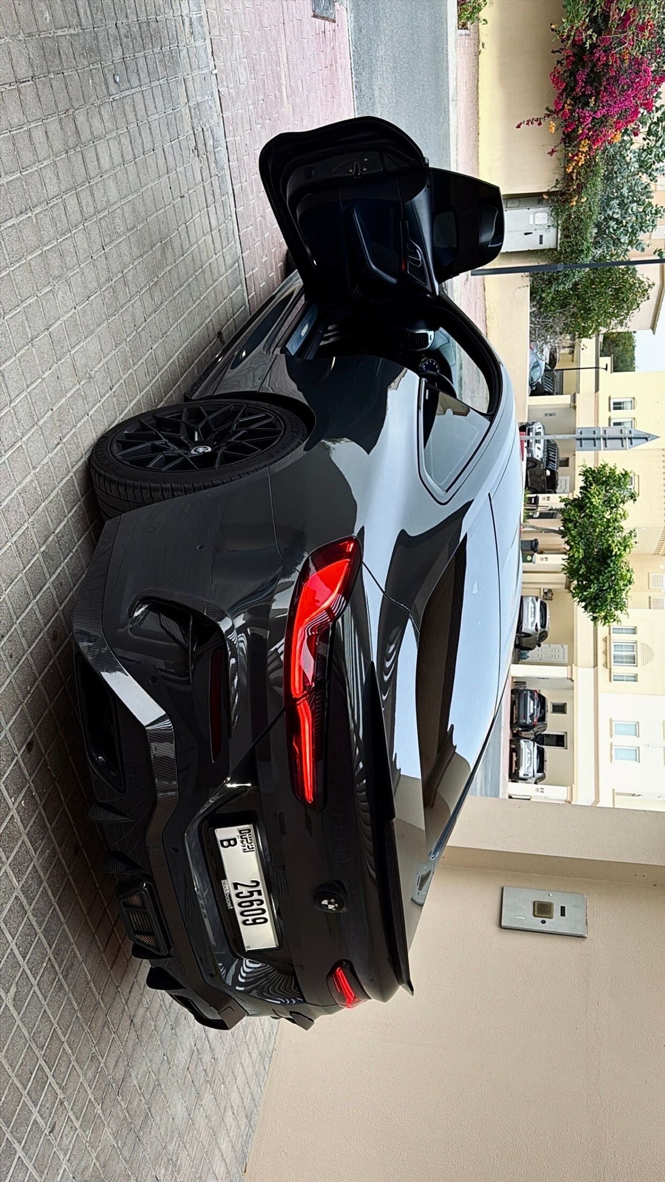 بي أم دبليو M850i xDRIVE CARBON EDITION