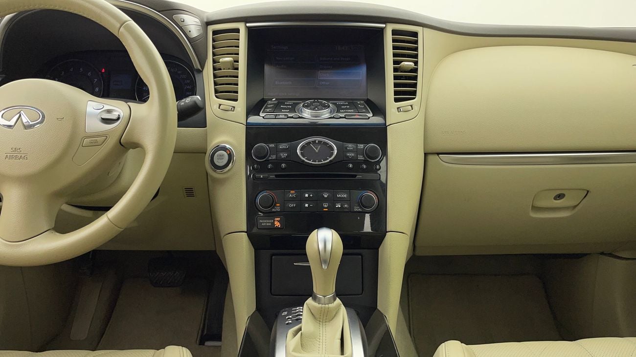 إنفينيتي QX70 LUXURY 3.7 | بدون دفعة مقدمة | اختبار القيادة في المنزل