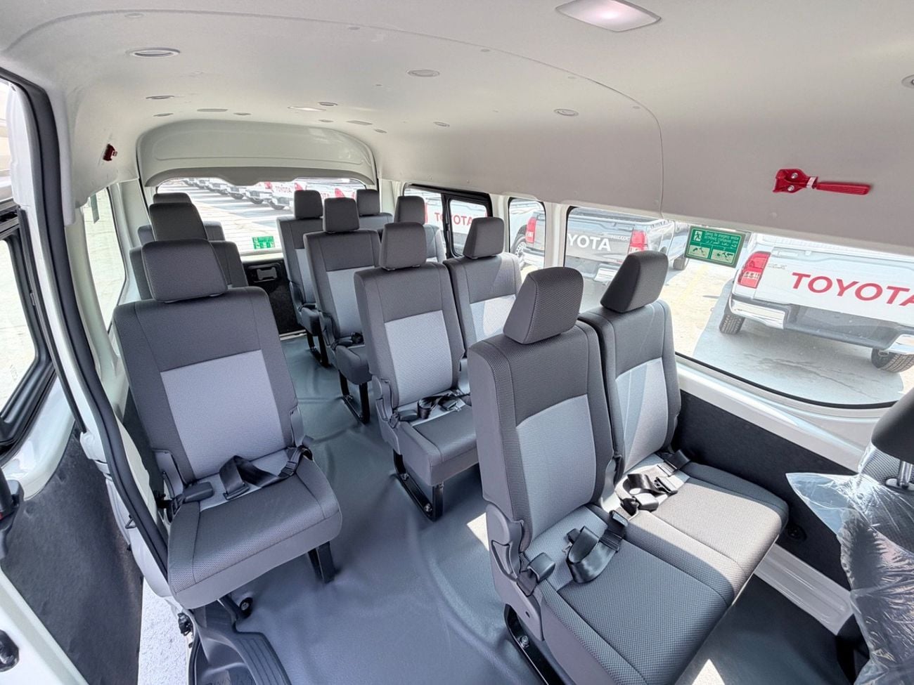 Toyota Hiace GL Toyota Hiace: Fuel type: petrol; Engine capacity: 3.5; Passenger capacity: 11 people
