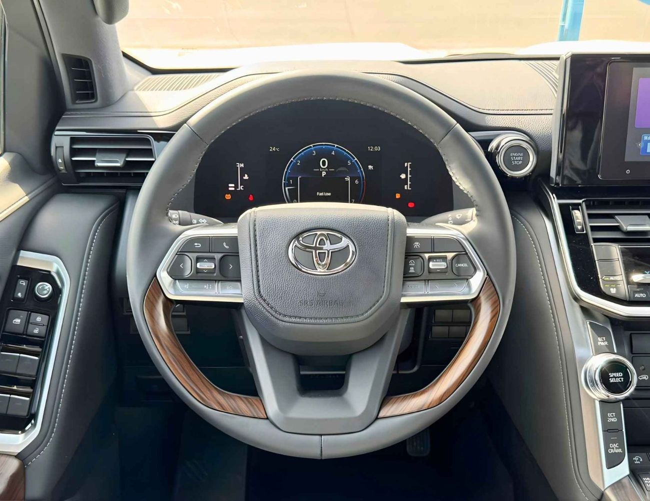 تويوتا لاند كروزر GXR HIGH OPTION / 4.0L PETROL V6 / RADAR / REAR ENTERTAINMENT SCREENS  (CODE # GXR41H)