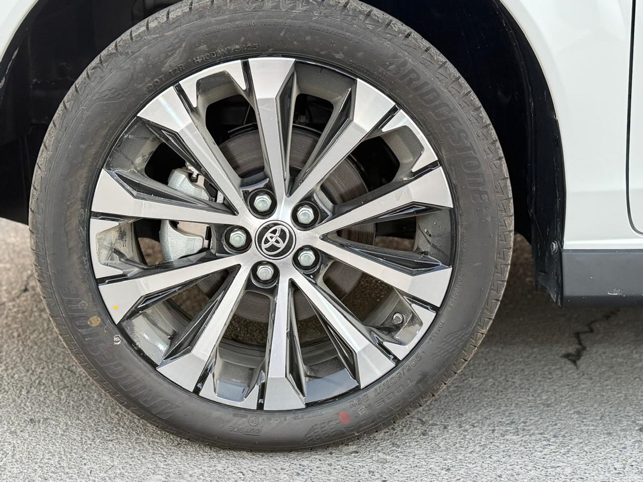 تويوتا فيلوز VELOZ - V Full Option 1.5L 4 Cylinders - 7 Seats 2025 Model