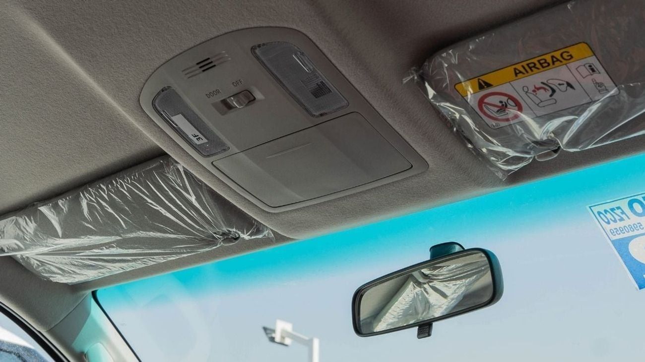 تويوتا هيلوكس Toyota Hilux pickup double cabin Petro engine 2.7L 4x4 white with red interior fully automatic