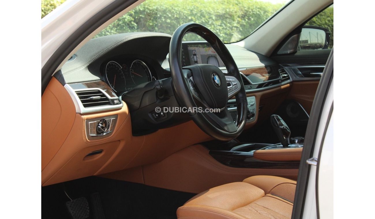 بي أم دبليو 750Li لاكجري بلس