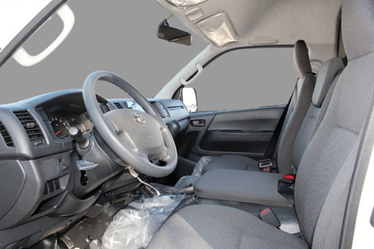 تويوتا هاياس Hiace Old Shape Hrf ECTWFR008 – 2026 Toyota Hiace Passenger Van – High Roof – Old Shape – 2.7L Petrol Manual – White