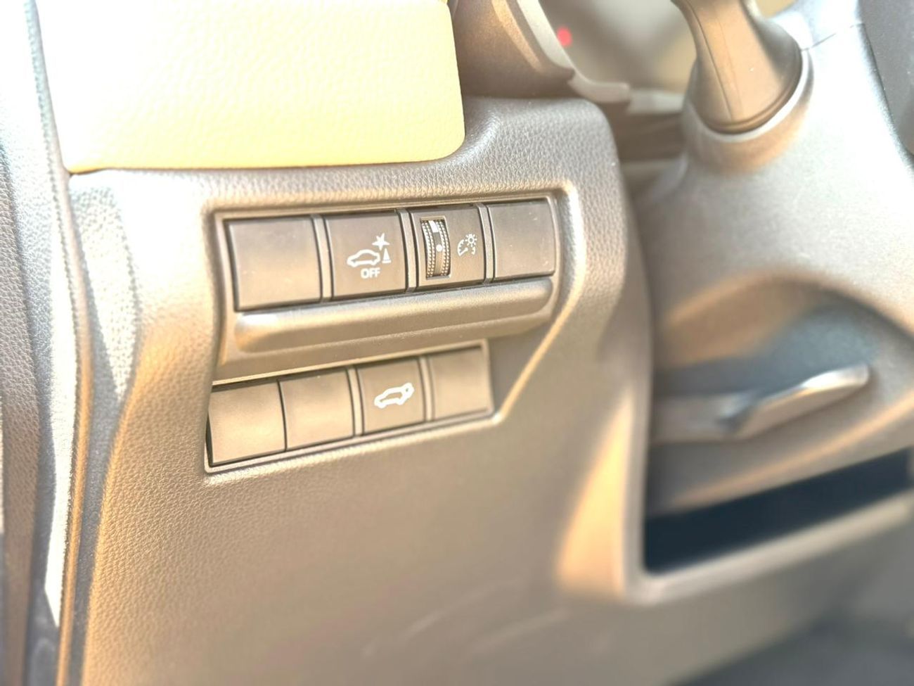 تويوتا برادو TOYOTA PRADO  2.4 L     V4  MODEL 2026  HP.    264 INTERIOR BAGE  COLLAR black