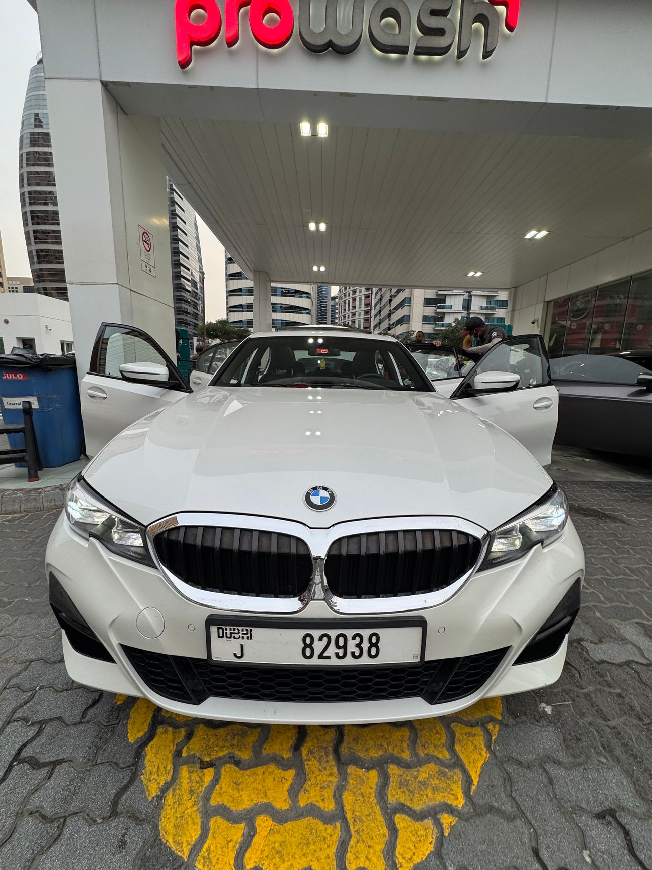 بي أم دبليو 320