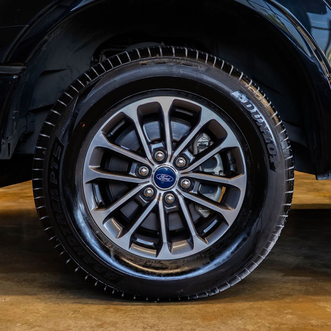 Ford F-150 AED 1,724 P.M • 0% Downpayment • Ford F-150 XLT V8 • 1 Year Warranty