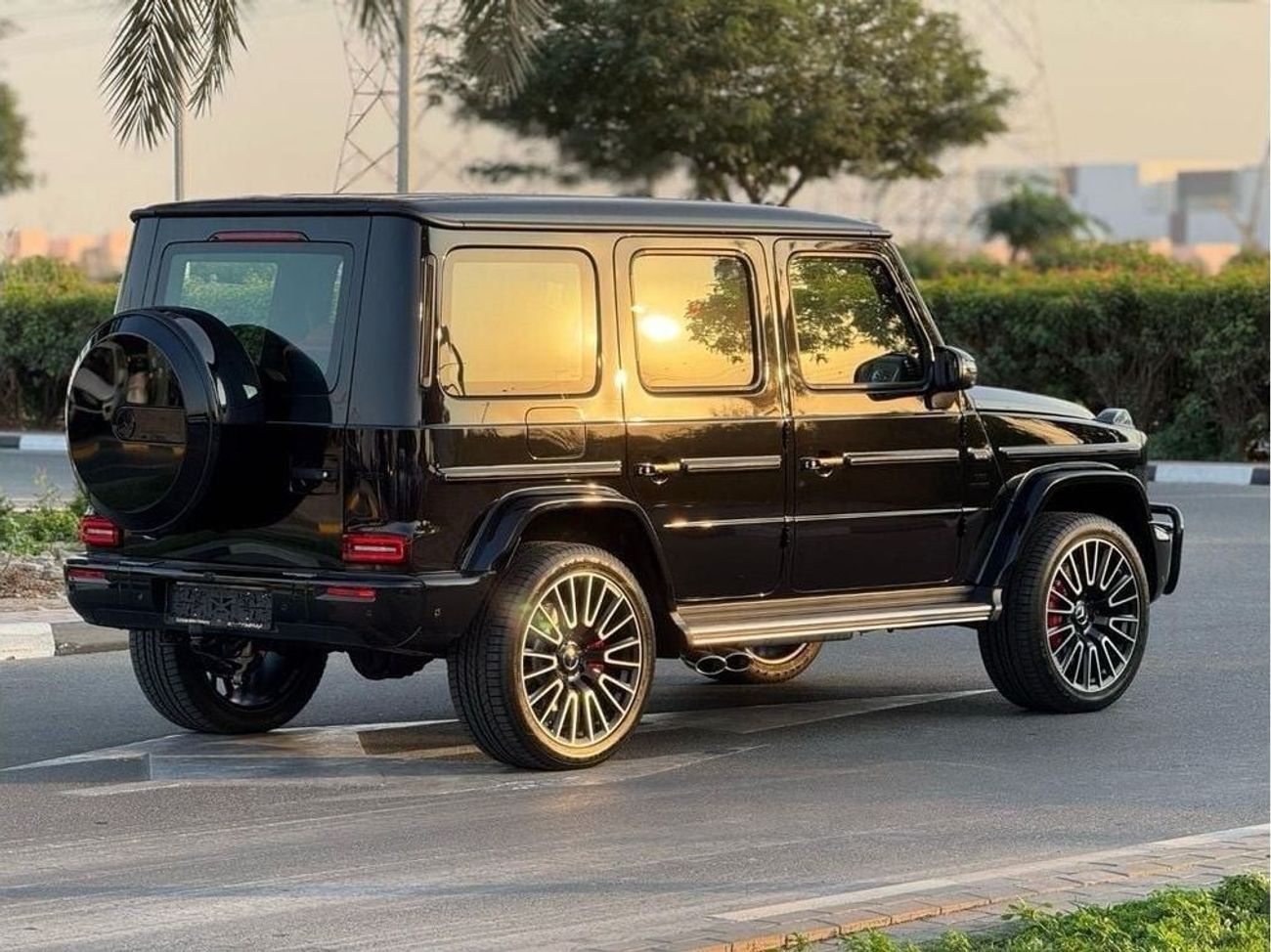 مرسيدس بنز G 63 AMG GCC SPEC UNDER WARRANTY AND SERVICE CONTRACT