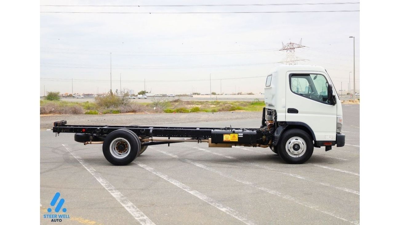Mitsubishi Fuso Canter Pick Up 4.2L RWD Diesel Manual / Excellent Condition / GCC / Ready to Drive