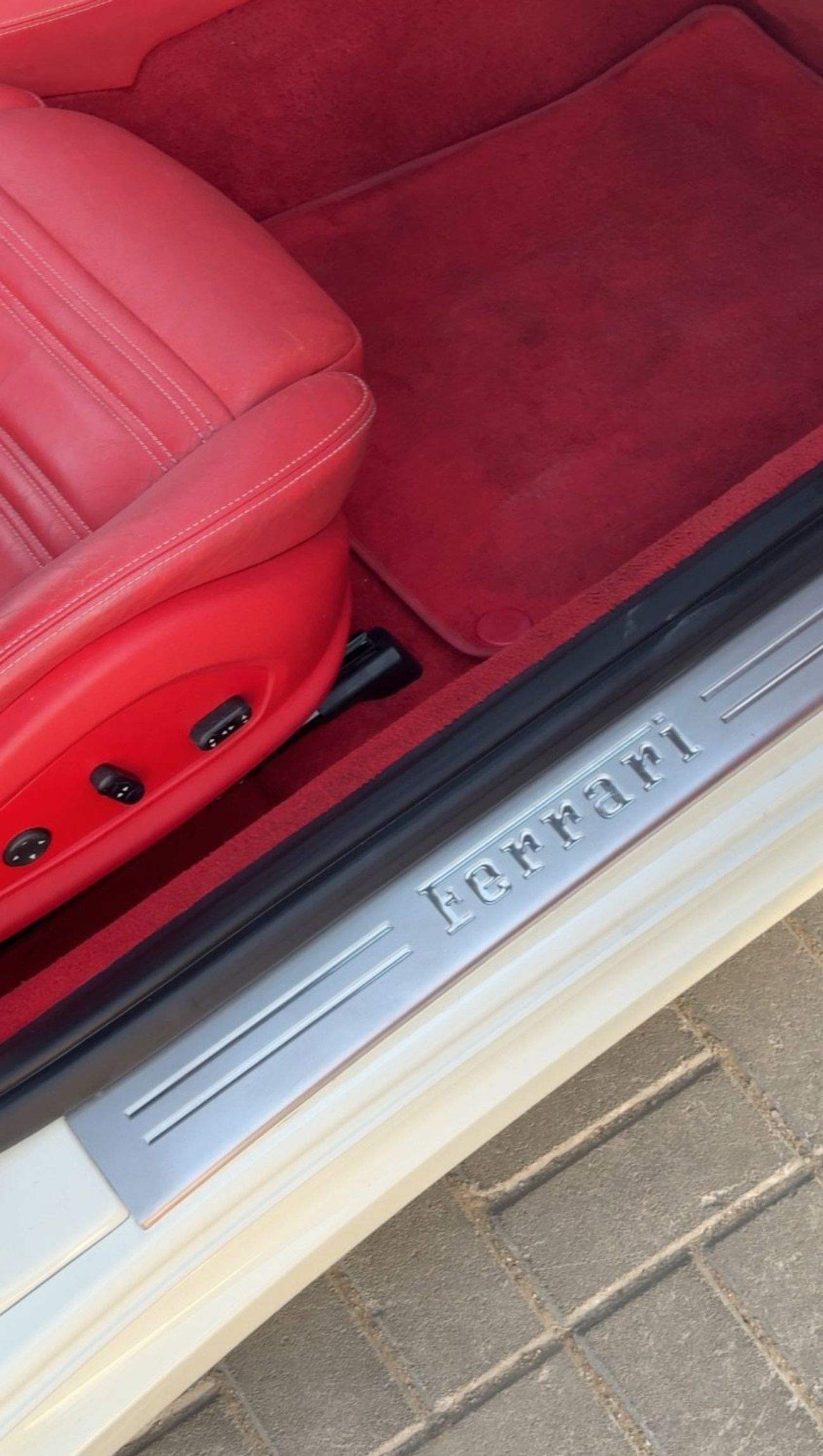 Ferrari California 2014 Ferrari California • Japan Specs  119,000 km • 4.3L V8