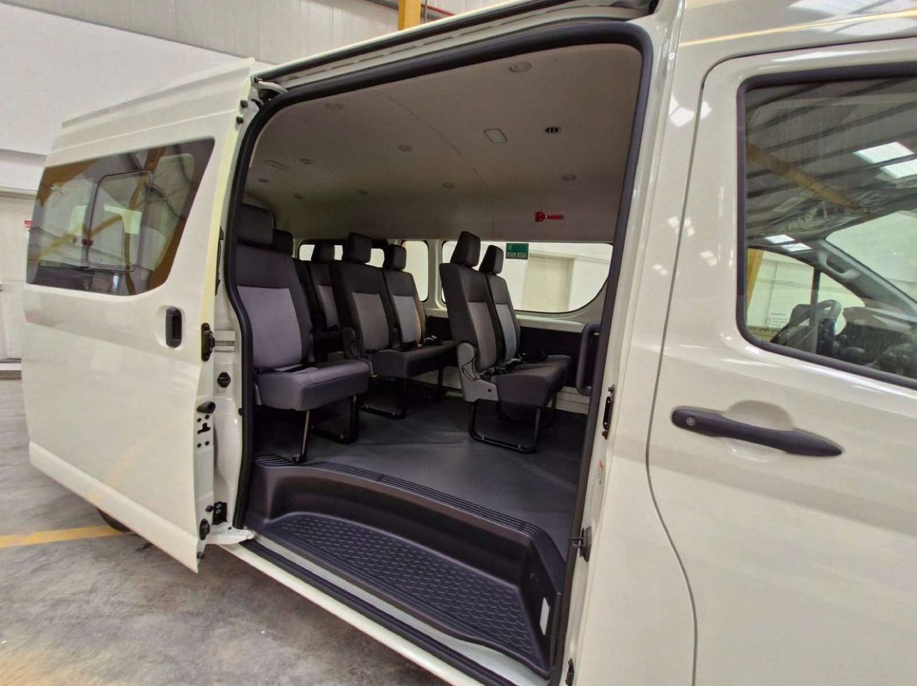Toyota Hiace HIGH-ROOF, 3.5L V6, 24-VALVE DOHC, VVT-AT 2026 MODEL