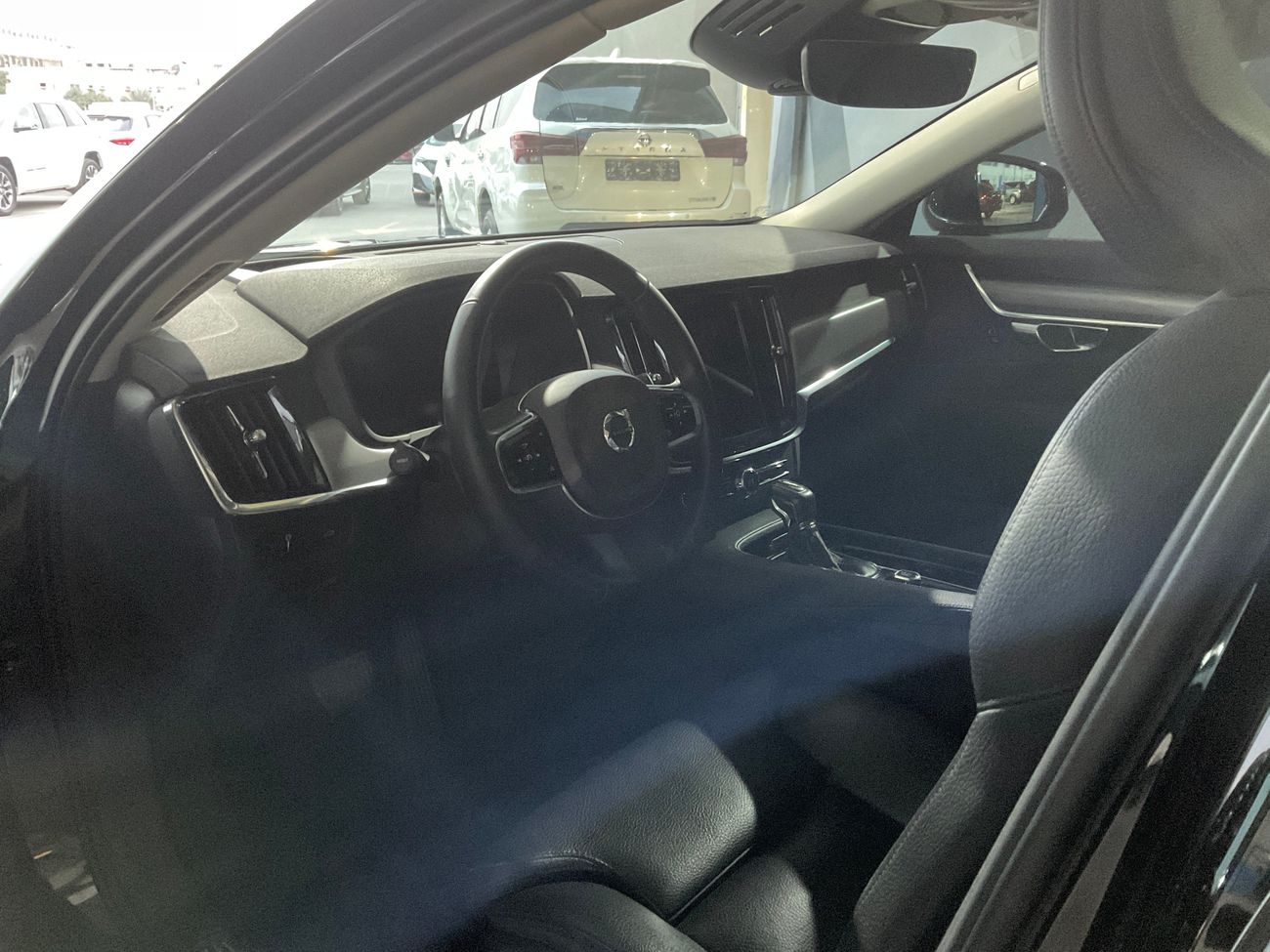 Volvo S90 T5 Momentum | Guaranteed Warranty | 0 Down Payment